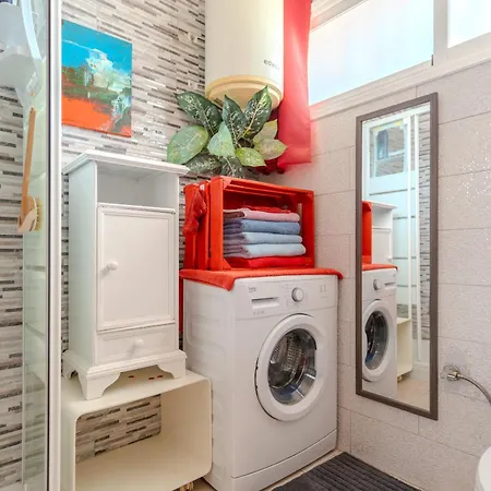 Apartament Artcorner, Pool & Wifi *